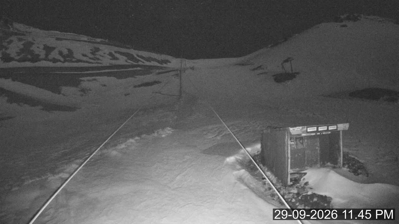 Porters Sundance snow cam captured at 29 September 2026 at 11:47 pm NZDT