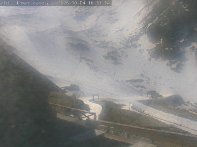 Ōhau Snow Fields Daylodge – Avalunch Cafe & Club Deck snow cam captured at 4 October 2026 at 4:37 pm NZDT