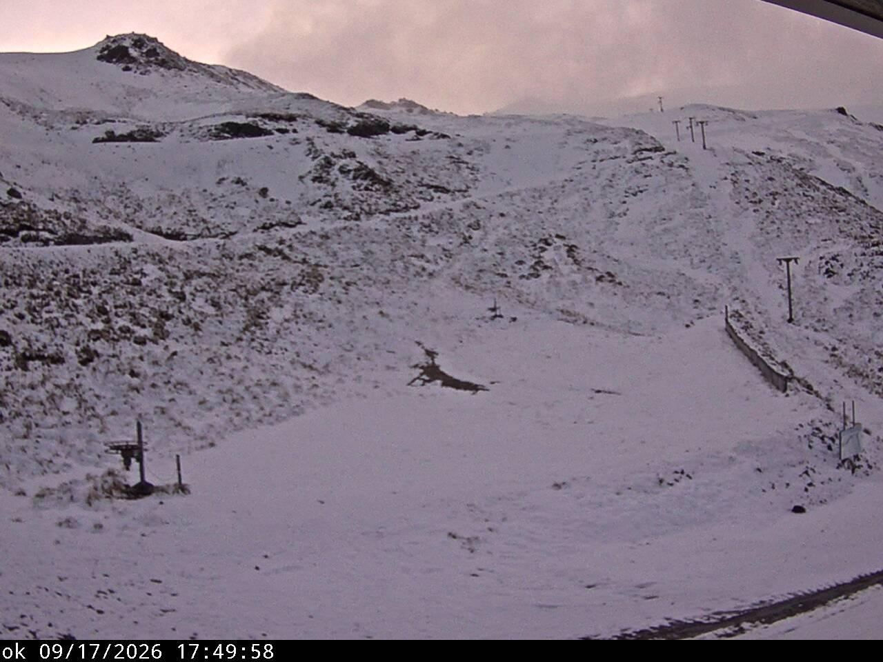 Mt Cheeseman Learners snow cam captured at 17 September 2026 at 6:48 pm NZST