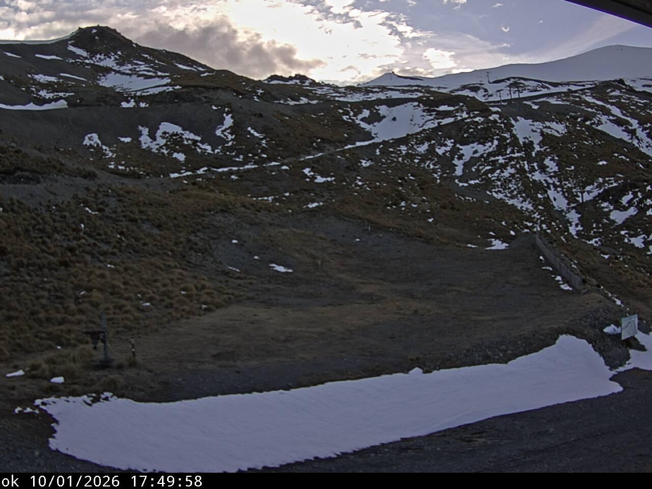 Mt Cheeseman Learners snow cam captured at 1 October 2026 at 7:06 pm NZDT