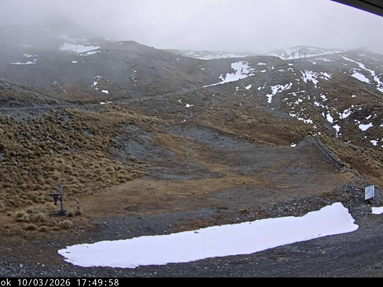 Mt Cheeseman Learners snow cam captured at 3 October 2026 at 7:05 pm NZDT