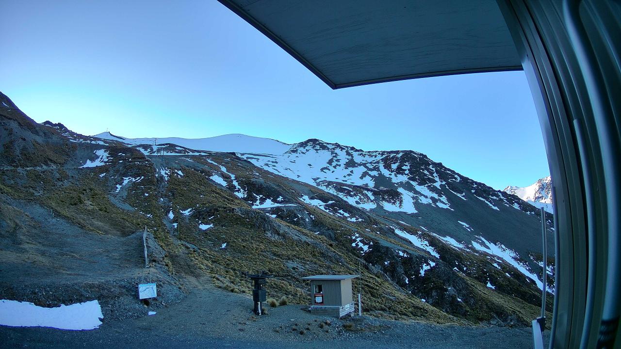 Mt Cheeseman Mt Cheeseman snow cam captured at 5 October 2026 at 6:47 pm NZDT