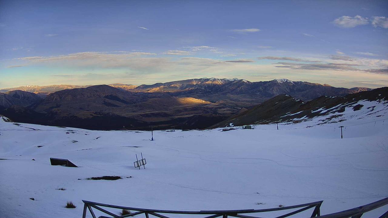 Mt Cheeseman Cockayne Face snow cam captured at 1 October 2026 at 7:06 pm NZDT