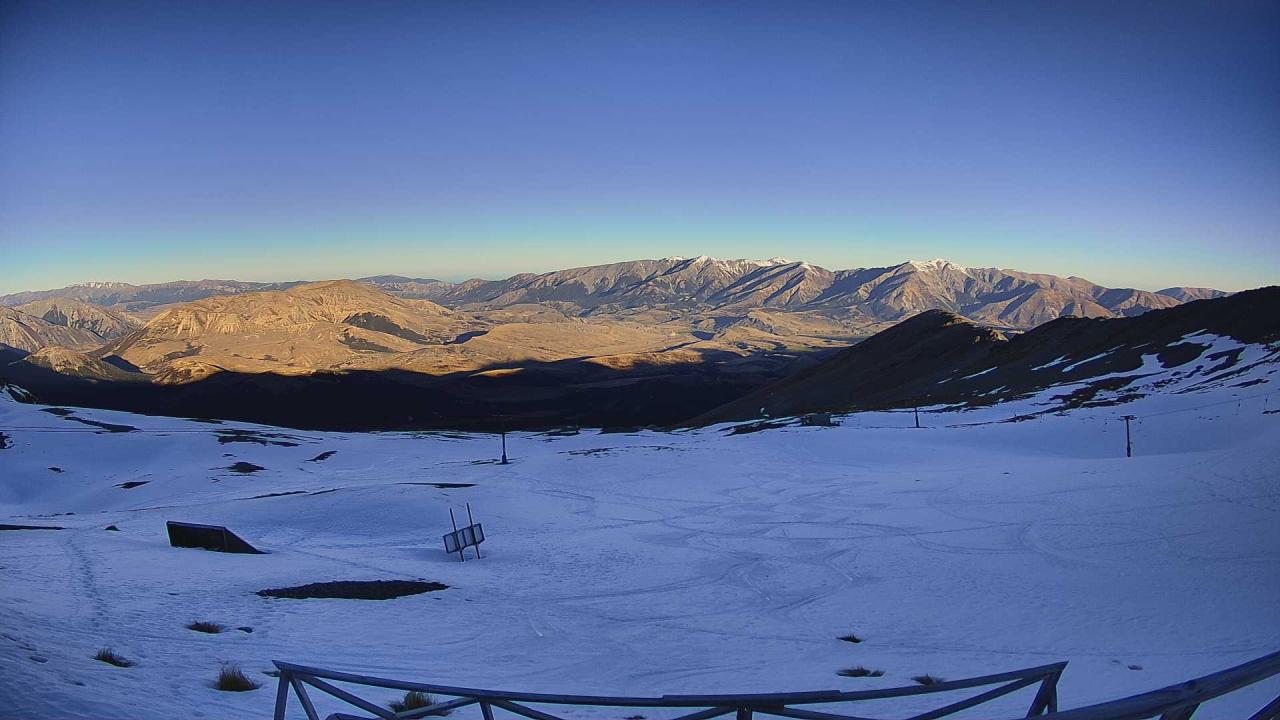 Mt Cheeseman Cockayne Face snow cam captured at 5 October 2026 at 6:47 pm NZDT