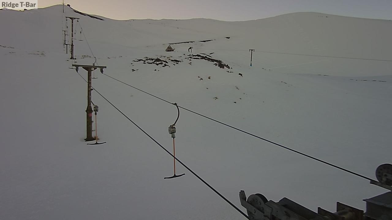 Mt Cheeseman Ridge T-Bar snow cam captured at 29 September 2026 at 6:59 pm NZDT