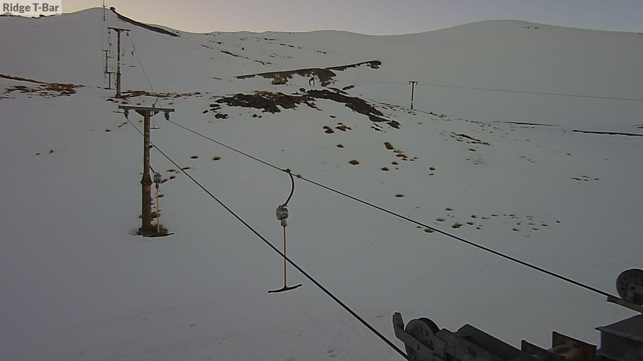 Mt Cheeseman Ridge T-Bar snow cam captured at 5 October 2026 at 6:47 pm NZDT