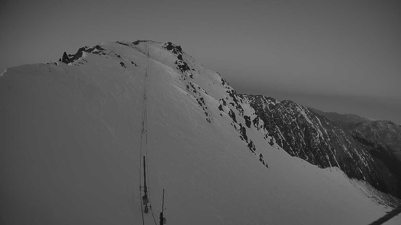 Broken River Ridgeline snow cam captured at 29 September 2026 at 7:51 pm NZDT