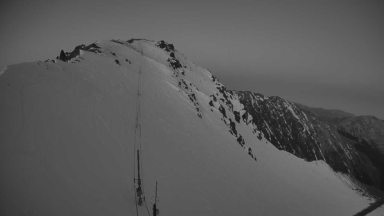 Broken River Ridgeline snow cam captured at 30 September 2026 at 7:47 pm NZDT