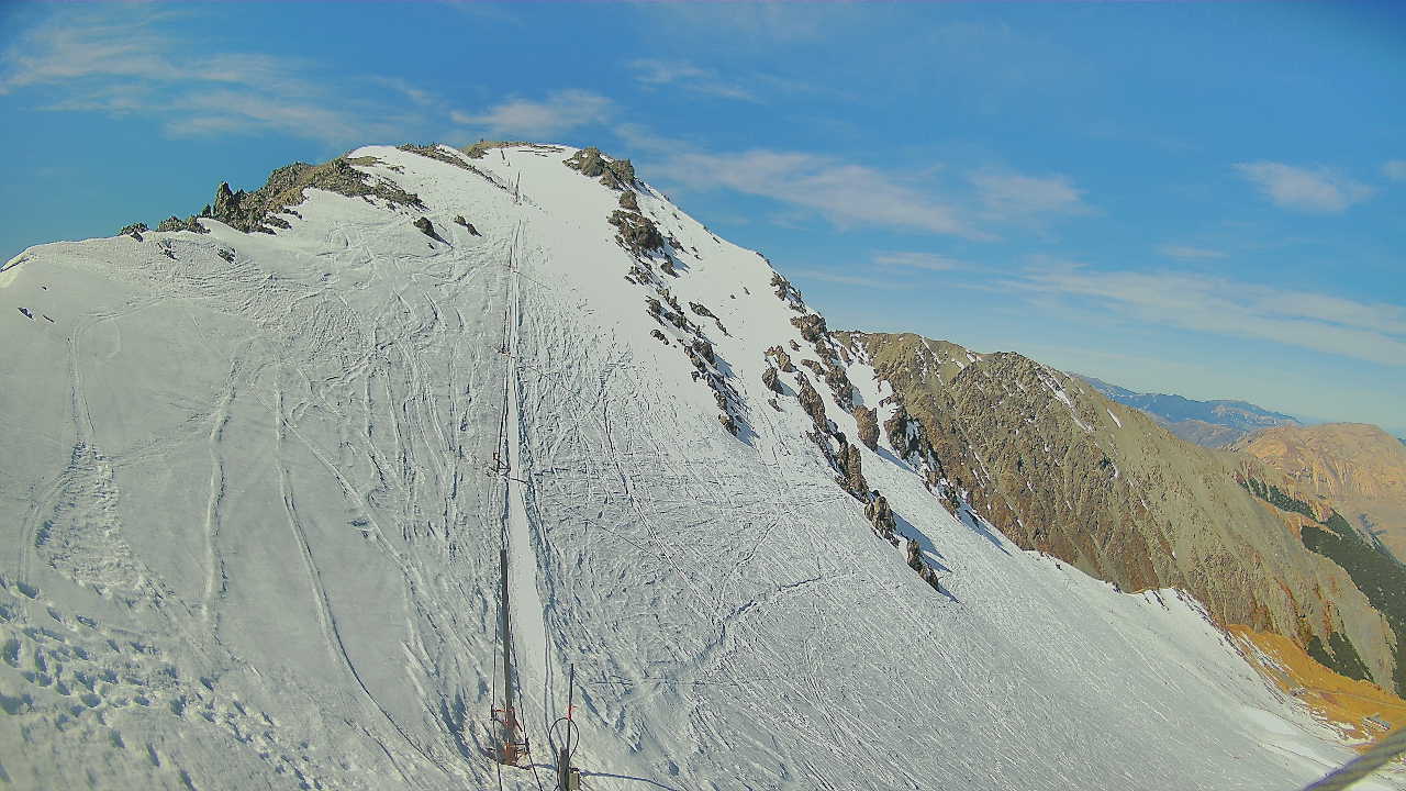 Broken River Ridgeline snow cam captured at 6 October 2026 at 3:30 pm NZDT