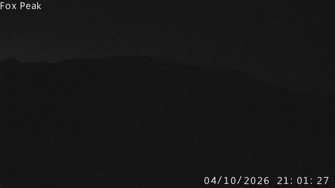 Fox Peak Learners / Meadow Shirtfront snow cam captured at 4 October 2026 at 9:04 pm NZDT