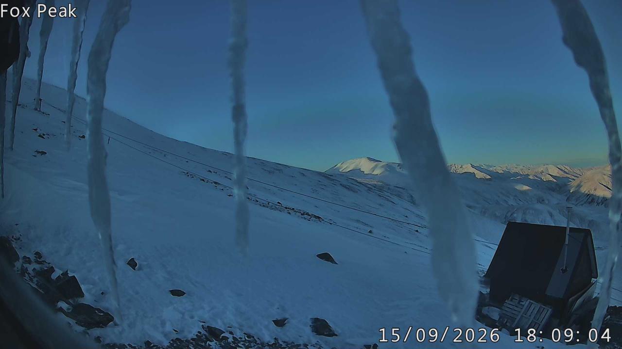 Fox Peak Apex snow cam captured at 27 September 2026 at 6:59 pm NZDT