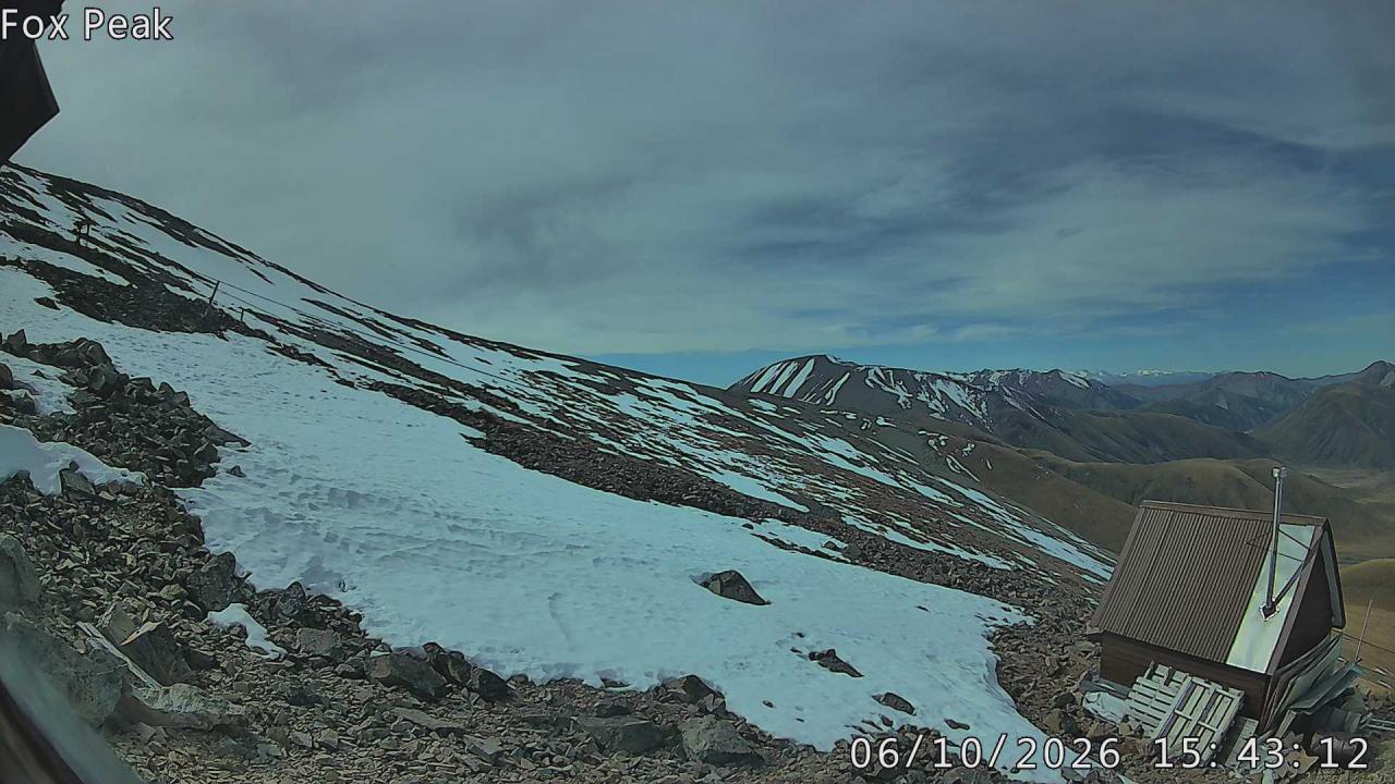 Fox Peak Apex snow cam captured at 6 October 2026 at 3:47 pm NZDT