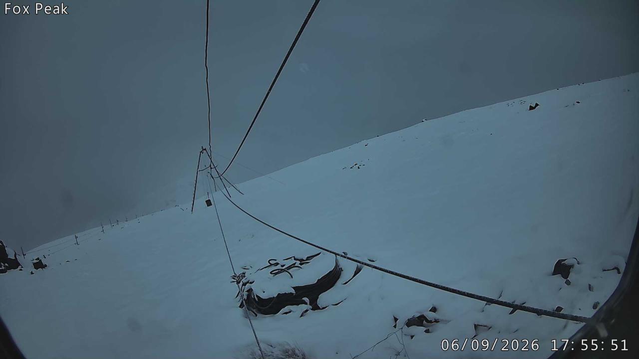 Fox Peak Apex South East snow cam captured at 6 September 2026 at 9:45 pm NZST