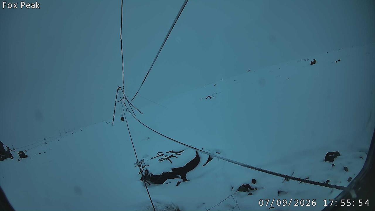 Fox Peak Apex South East snow cam captured at 7 September 2026 at 5:54 pm NZST