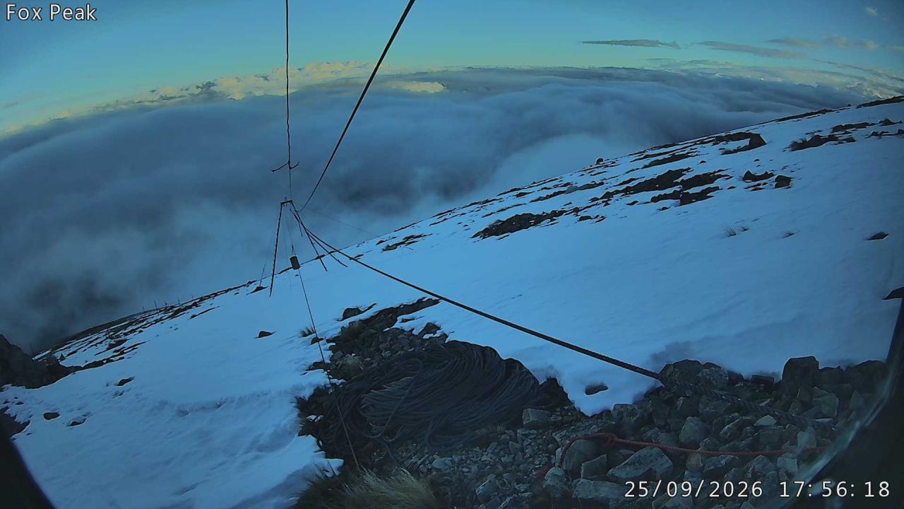 Fox Peak Apex South East snow cam captured at 25 September 2026 at 5:54 pm NZST