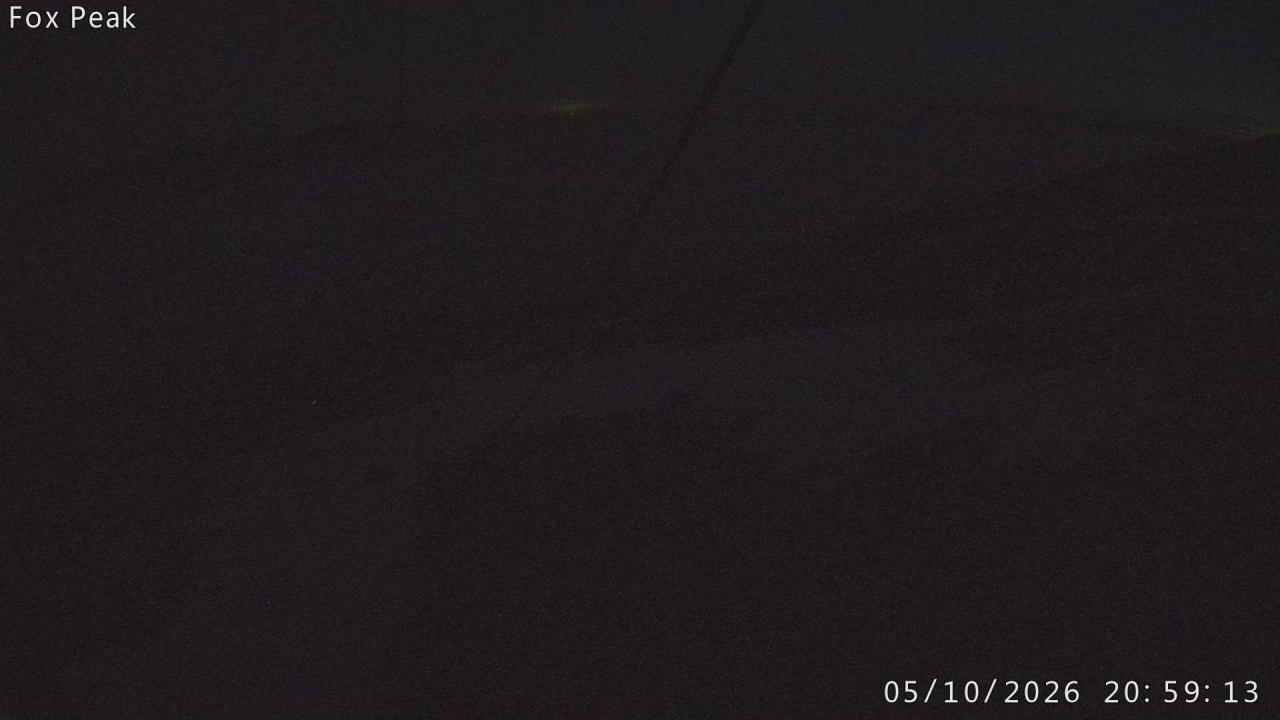 Fox Peak Apex South East snow cam captured at 5 October 2026 at 9:03 pm NZDT