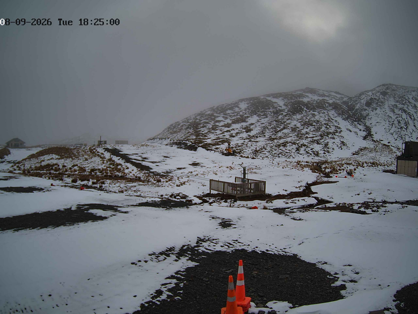 Rainbow Learners Slope snow cam captured at 8 September 2026 at 6:30 pm NZST