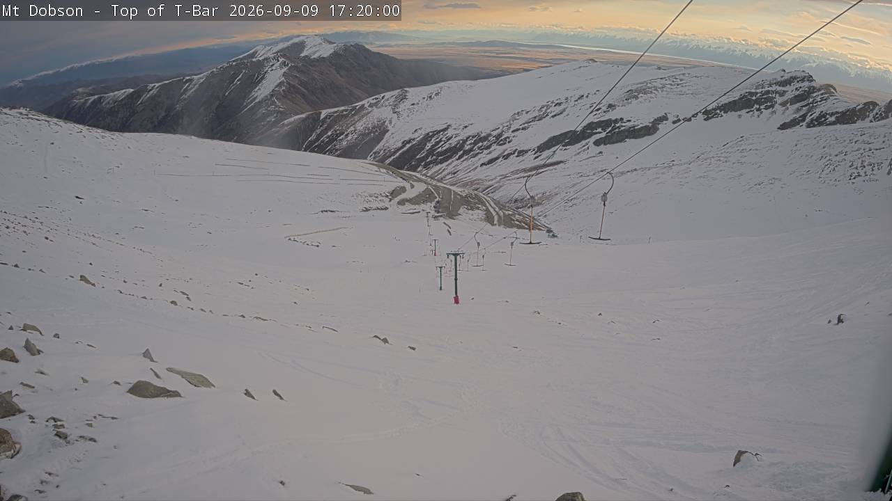 Mt Dobson Webcam 1 snow cam captured at 9 September 2026 at 5:24 pm NZST