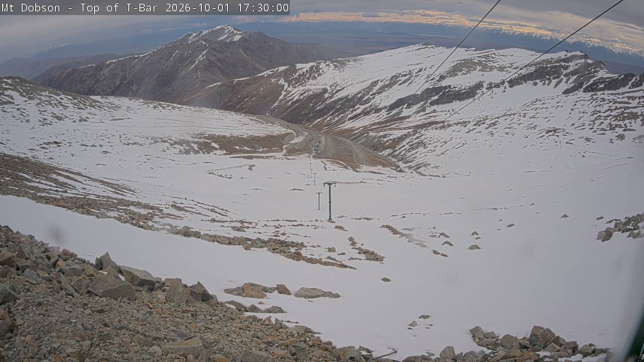 Mt Dobson Webcam 1 snow cam captured at 1 October 2026 at 5:31 pm NZDT