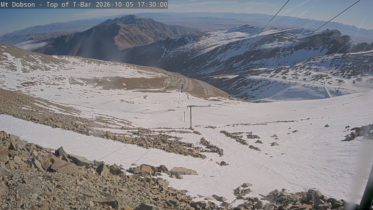 Mt Dobson Webcam 1 snow cam captured at 5 October 2026 at 5:32 pm NZDT
