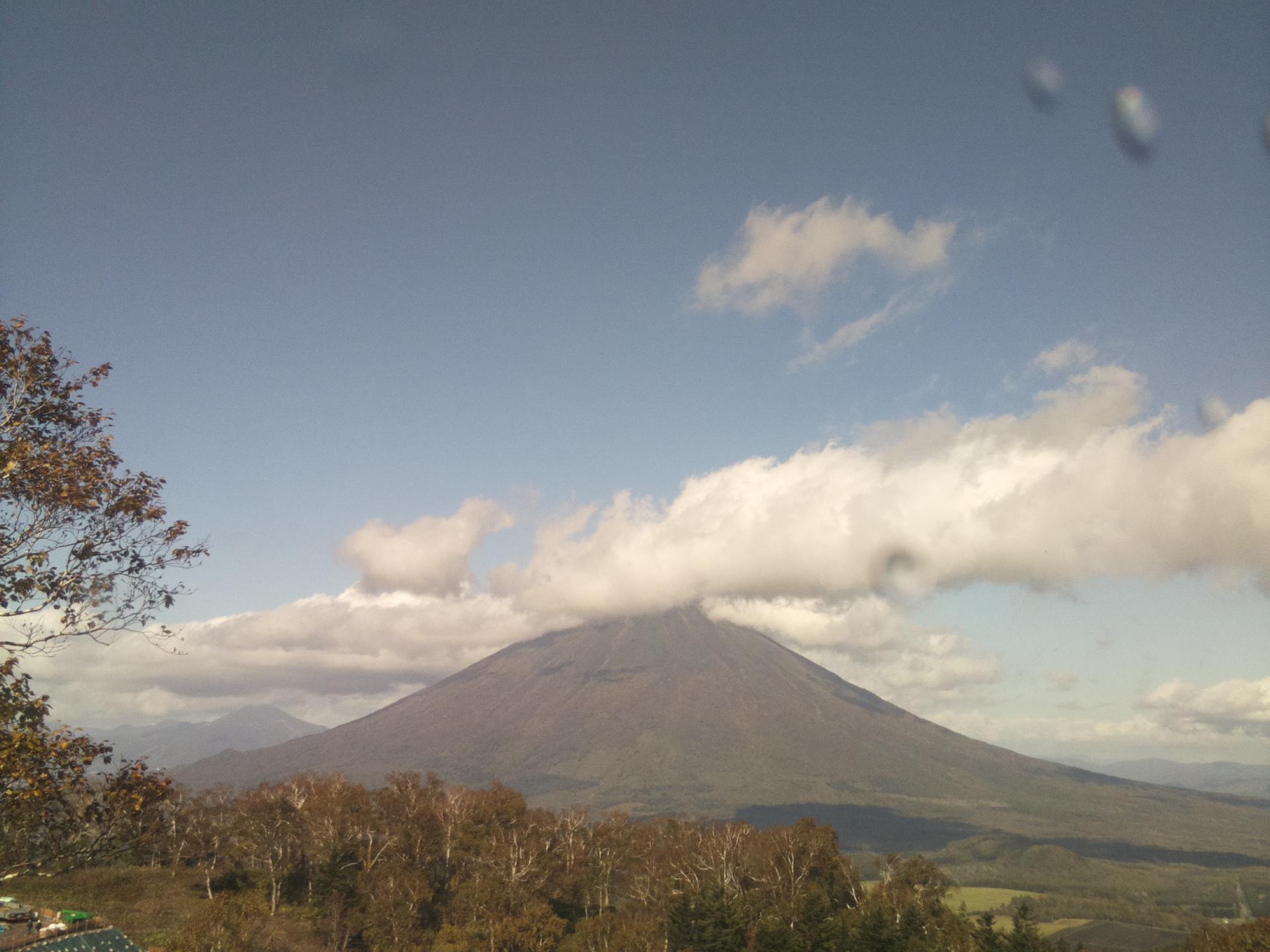 Rusutsu Mt Isola snow cam captured at 6 October 2026 at 10:42 am GMT+9