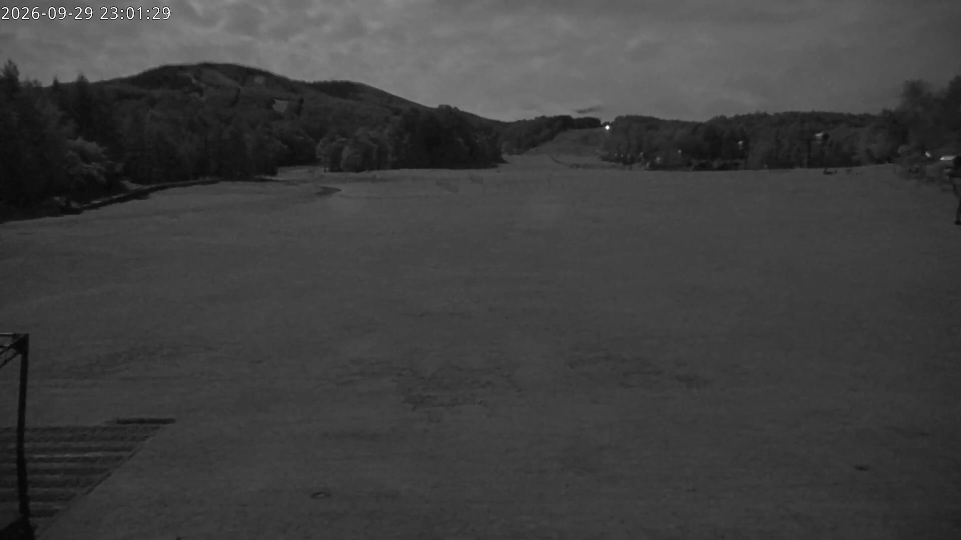 Hunter Base · Broadway snow cam captured at 29 September 2026 at 11:59 pm GMT+9