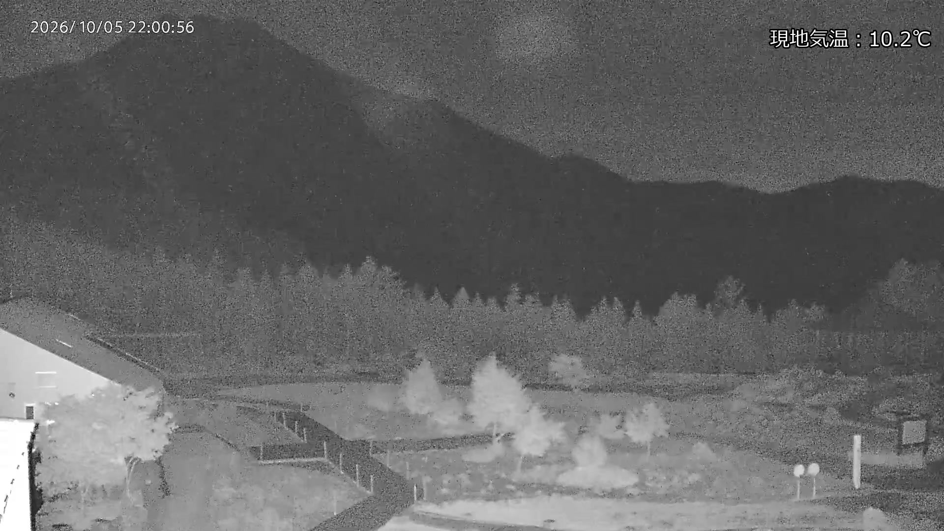 Marunuma Kogen Ropeway Summit Station · 2,000m snow cam captured at 5 October 2026 at 10:29 pm GMT+9