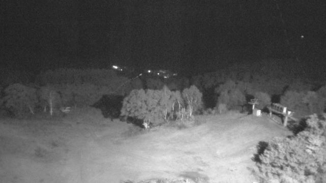 Minakami Kogen No. 3 Romance Lift · Okkirikomi and Sled Ride Courses snow cam captured at 5 October 2026 at 11:31 pm GMT+9