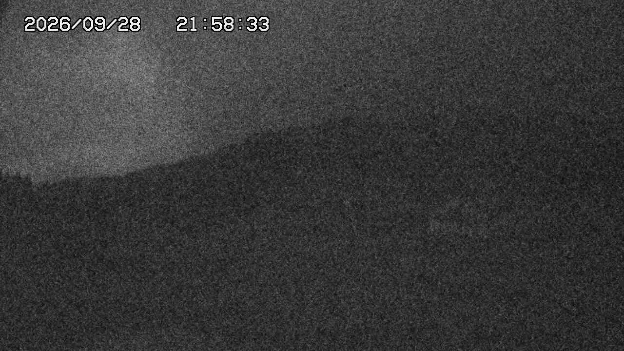 Gala Yuzawa North Area · Broadway Course snow cam captured at 28 September 2026 at 11:00 pm GMT+9