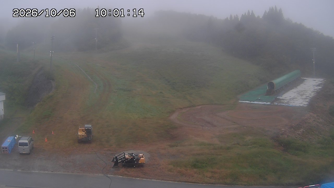 Gala Yuzawa Central Area · Gigi Course snow cam captured at 6 October 2026 at 10:55 am GMT+9