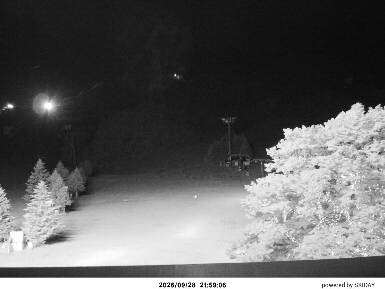 Naeba Takenohira Slope snow cam captured at 28 September 2026 at 11:00 pm GMT+9