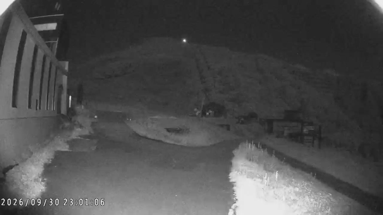 Happo-one Usagidaira Slope Live Camera snow cam captured at 30 September 2026 at 11:33 pm GMT+9