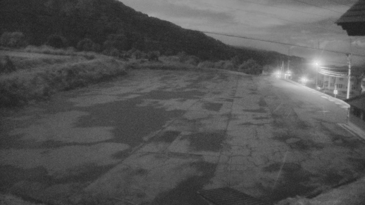 Nozawa Onsen Karasawa Slope snow cam captured at 27 September 2026 at 11:38 pm GMT+9