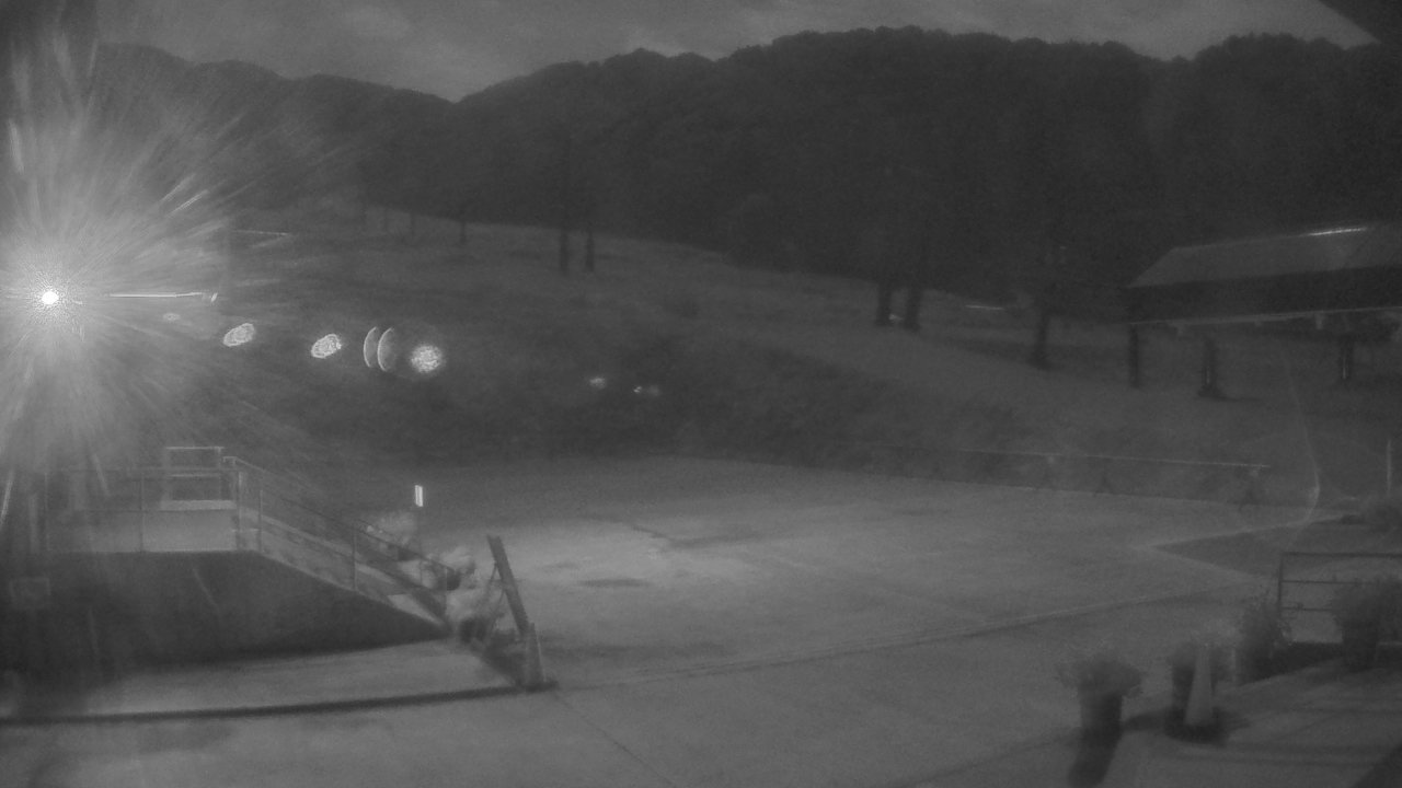 Nozawa Onsen Nagasaka Slope snow cam captured at 27 September 2026 at 11:38 pm GMT+9