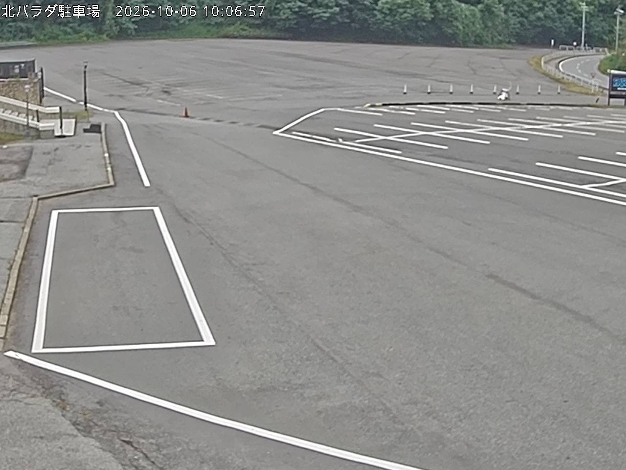 Parada Car Park snow cam captured at 6 October 2026 at 10:08 am GMT+9