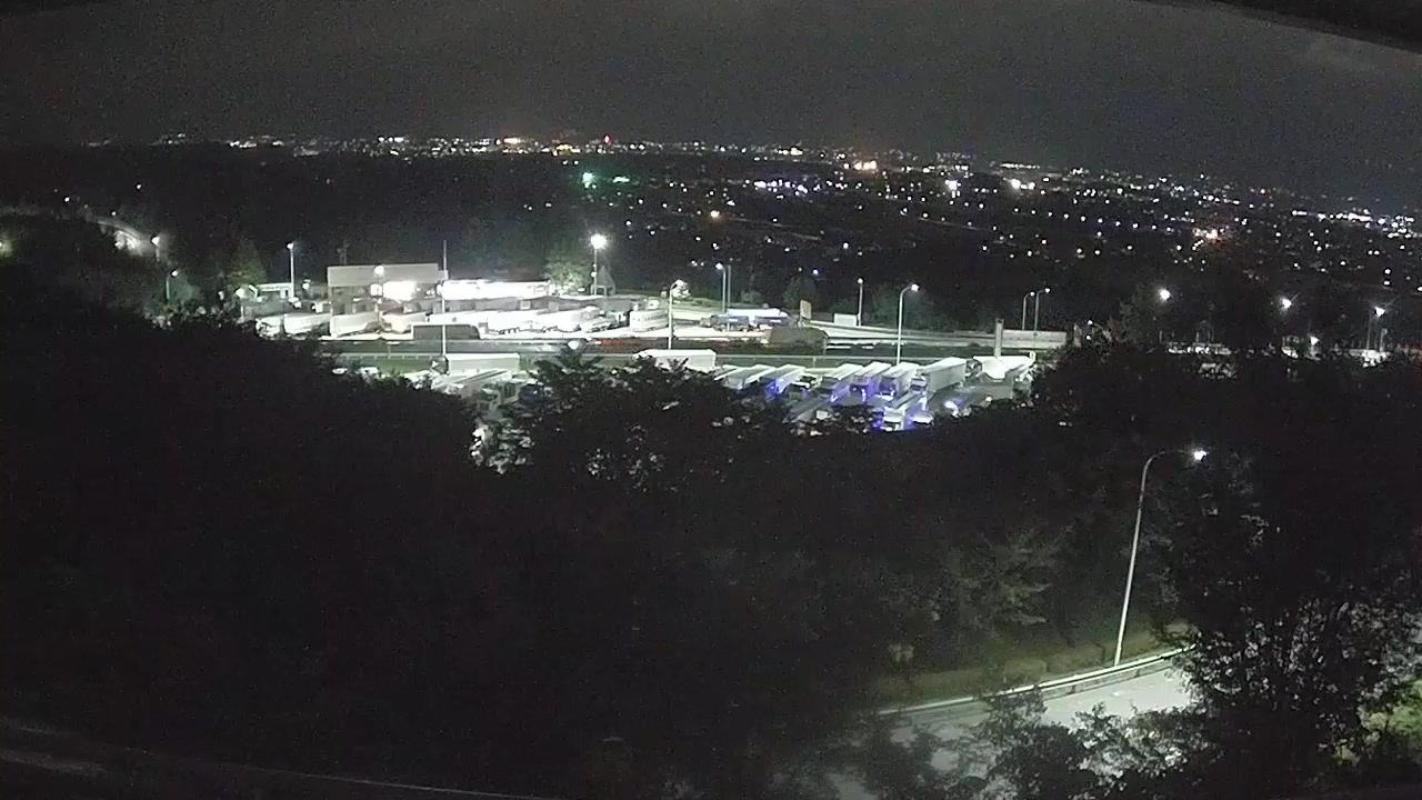 Parada View from South Parada snow cam captured at 17 September 2026 at 11:48 pm GMT+9