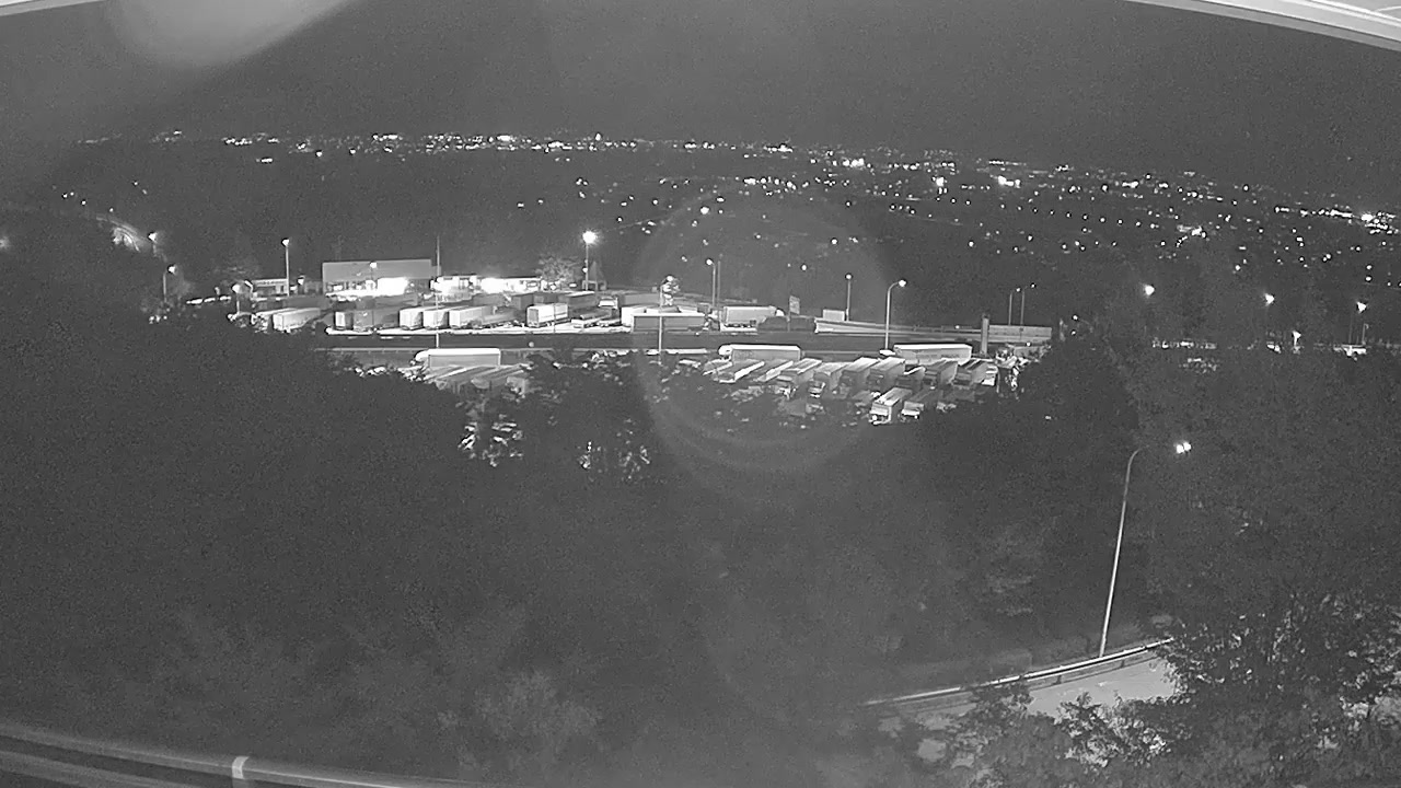 Parada View from South Parada snow cam captured at 1 October 2026 at 11:00 pm GMT+9