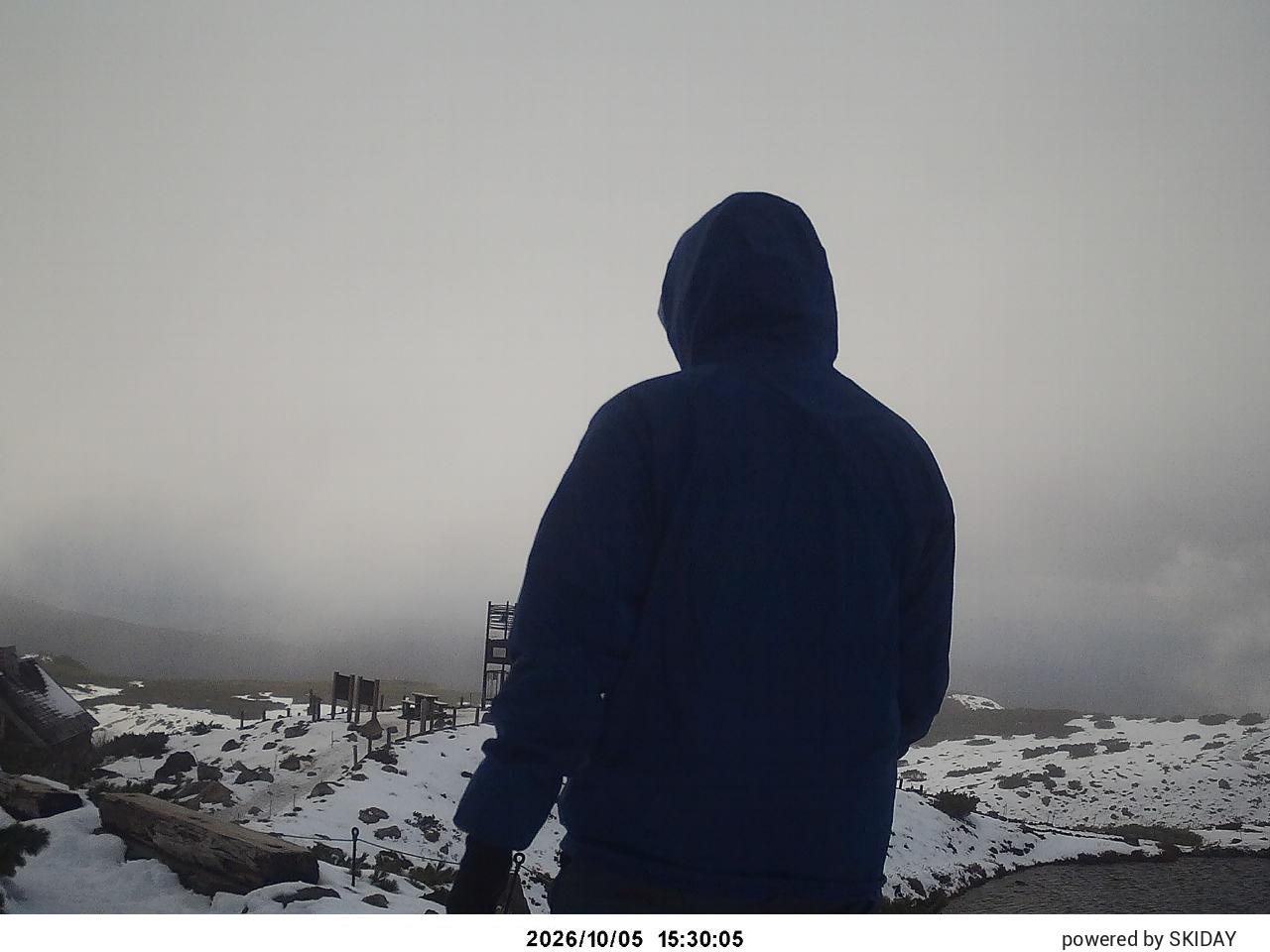 Togari Onsen Earth Dragon Field · Camera 1 snow cam captured at 5 October 2026 at 4:37 pm GMT+9