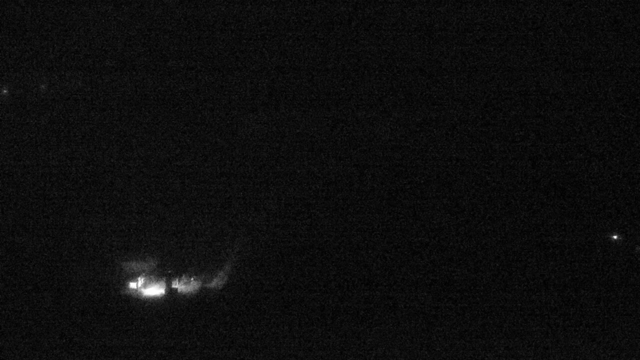 Tsugaike Kogen Tsuganomori Gondola Summit · 1,580m snow cam captured at 15 September 2026 at 11:00 pm GMT+9