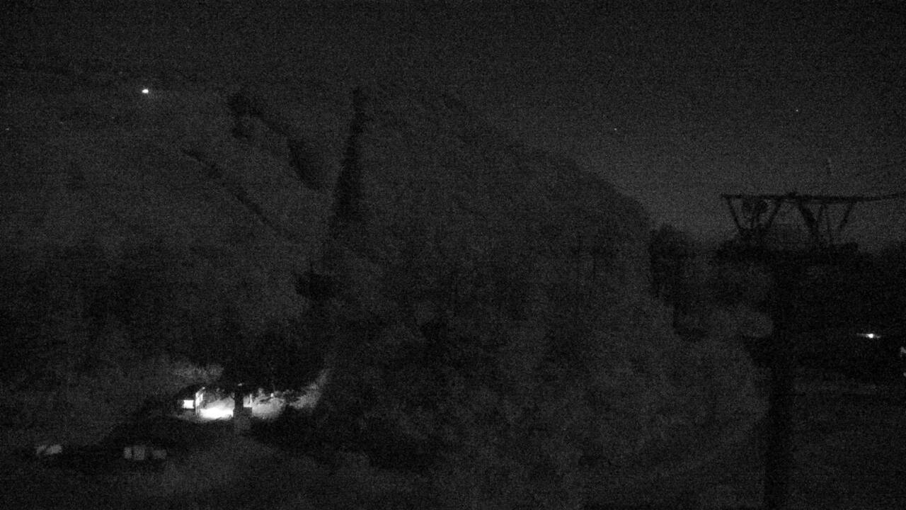 Tsugaike Kogen Tsuganomori Gondola Summit · 1,580m snow cam captured at 22 September 2026 at 11:11 pm GMT+9