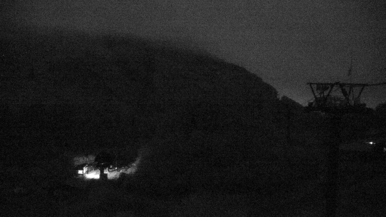 Tsugaike Kogen Tsuganomori Gondola Summit · 1,580m snow cam captured at 27 September 2026 at 11:39 pm GMT+9