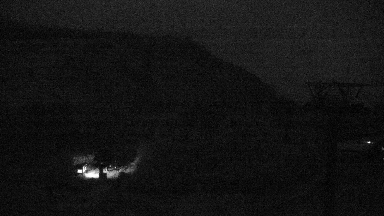 Tsugaike Kogen Tsuganomori Gondola Summit · 1,580m snow cam captured at 28 September 2026 at 11:05 pm GMT+9