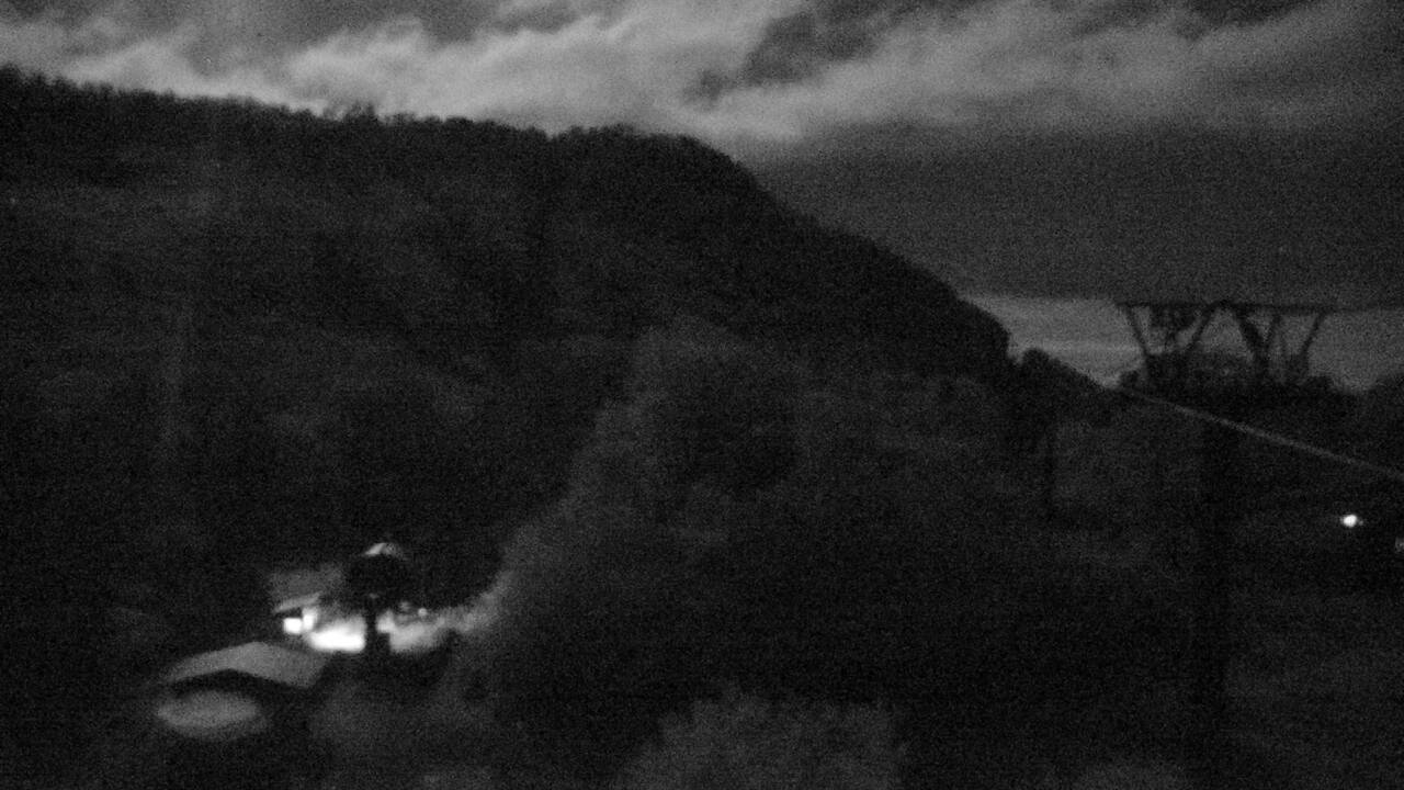 Tsugaike Kogen Tsuganomori Gondola Summit · 1,580m snow cam captured at 30 September 2026 at 11:00 pm GMT+9