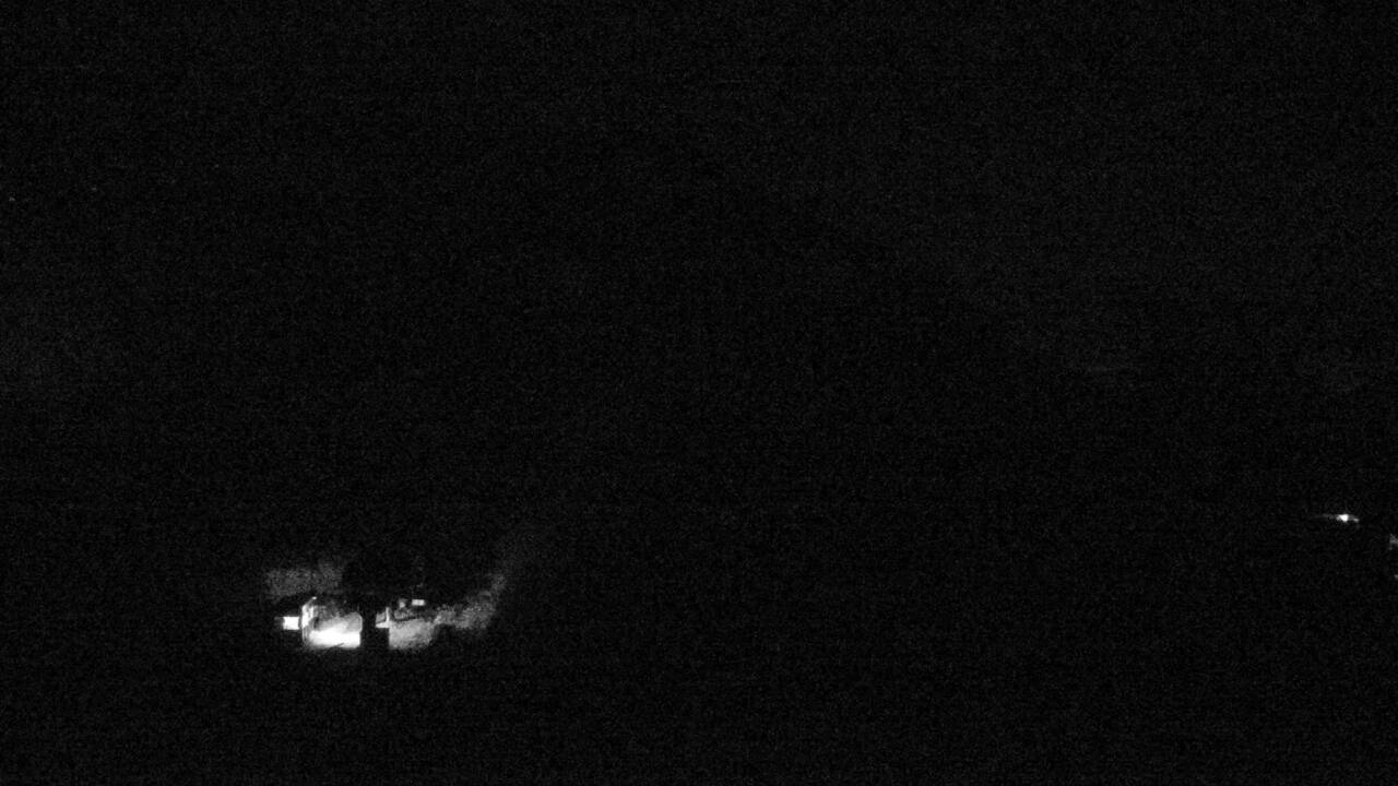 Tsugaike Kogen Tsuganomori Gondola Summit · 1,580m snow cam captured at 5 October 2026 at 11:53 pm GMT+9