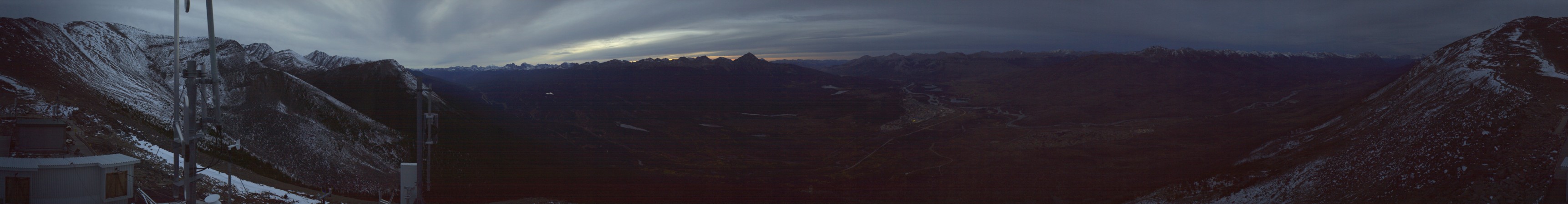 Jasper Marmot Jasper SkyTram snow cam captured at 1 October 2026 at 7:58 pm GMT-6