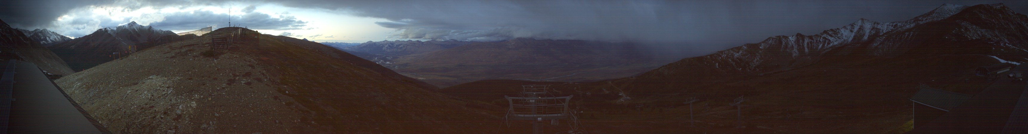Jasper Marmot Marmot Basin snow cam captured at 5 October 2026 at 7:55 pm GMT-6