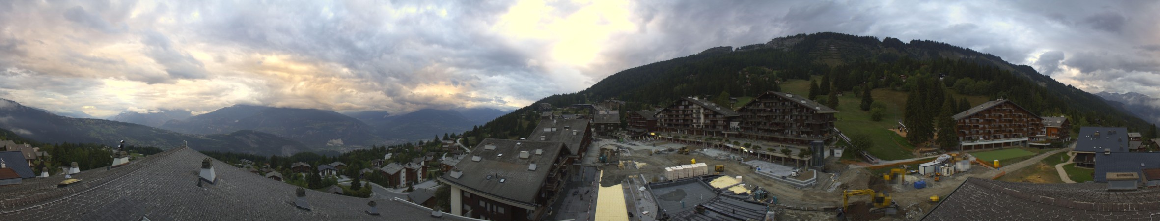 Anzère Tourisme Anzère - Village snow cam captured at 16 September 2026 at 7:33 pm GMT+2