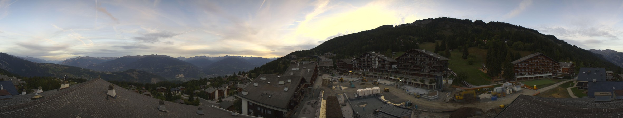 Anzère Tourisme Anzère - Village snow cam captured at 17 September 2026 at 7:45 pm GMT+2