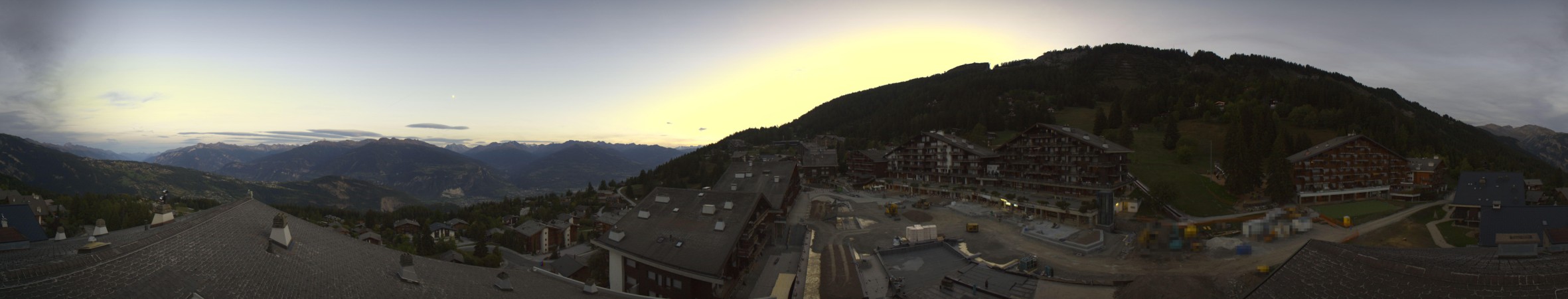 Anzère Tourisme Anzère - Village snow cam captured at 20 September 2026 at 7:49 pm GMT+2
