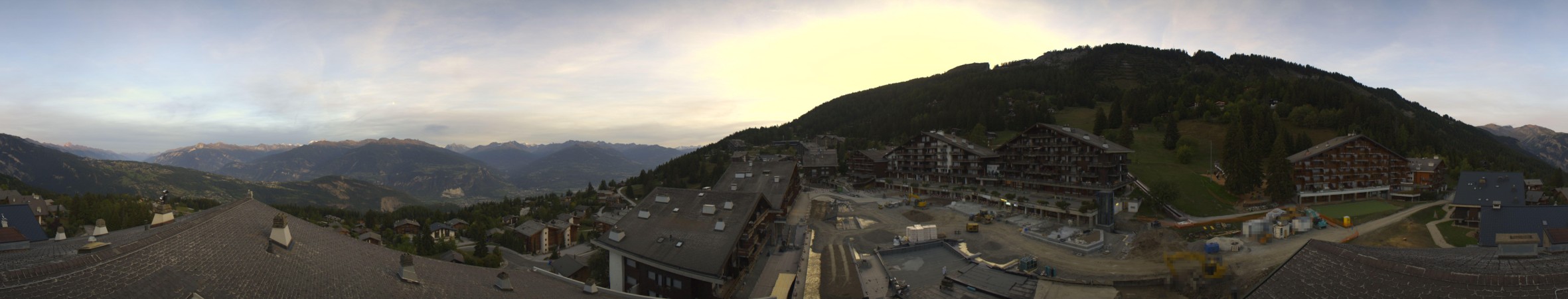 Anzère Tourisme Anzère - Village snow cam captured at 21 September 2026 at 7:28 pm GMT+2